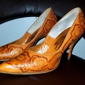 Vintage 1950s Mexican Tooled Leather Pumps